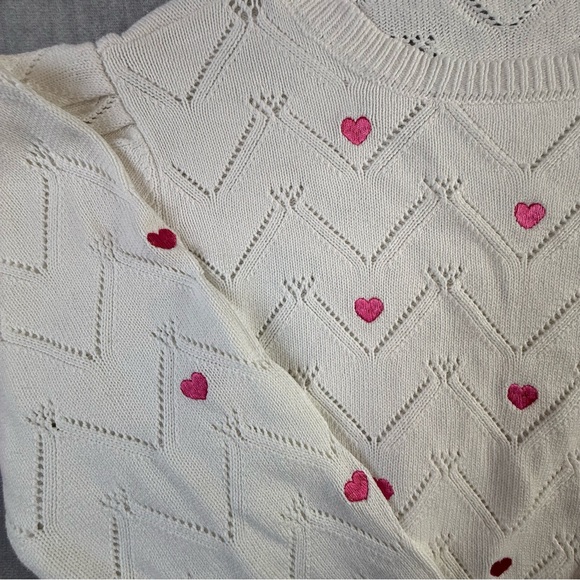 Studio 19 L White and Pink Heart Valentine Pattern Oversized Cable Knit Sweater - Picture 3 of 7